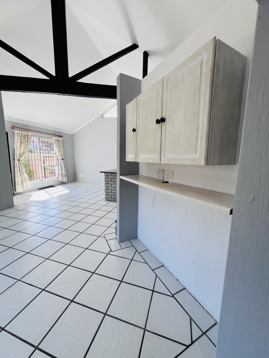 2 Bedroom Property for Sale in Pine Acres Western Cape